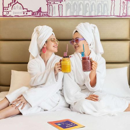 Ibis Styles Sharjah Hotell Exteriör bild