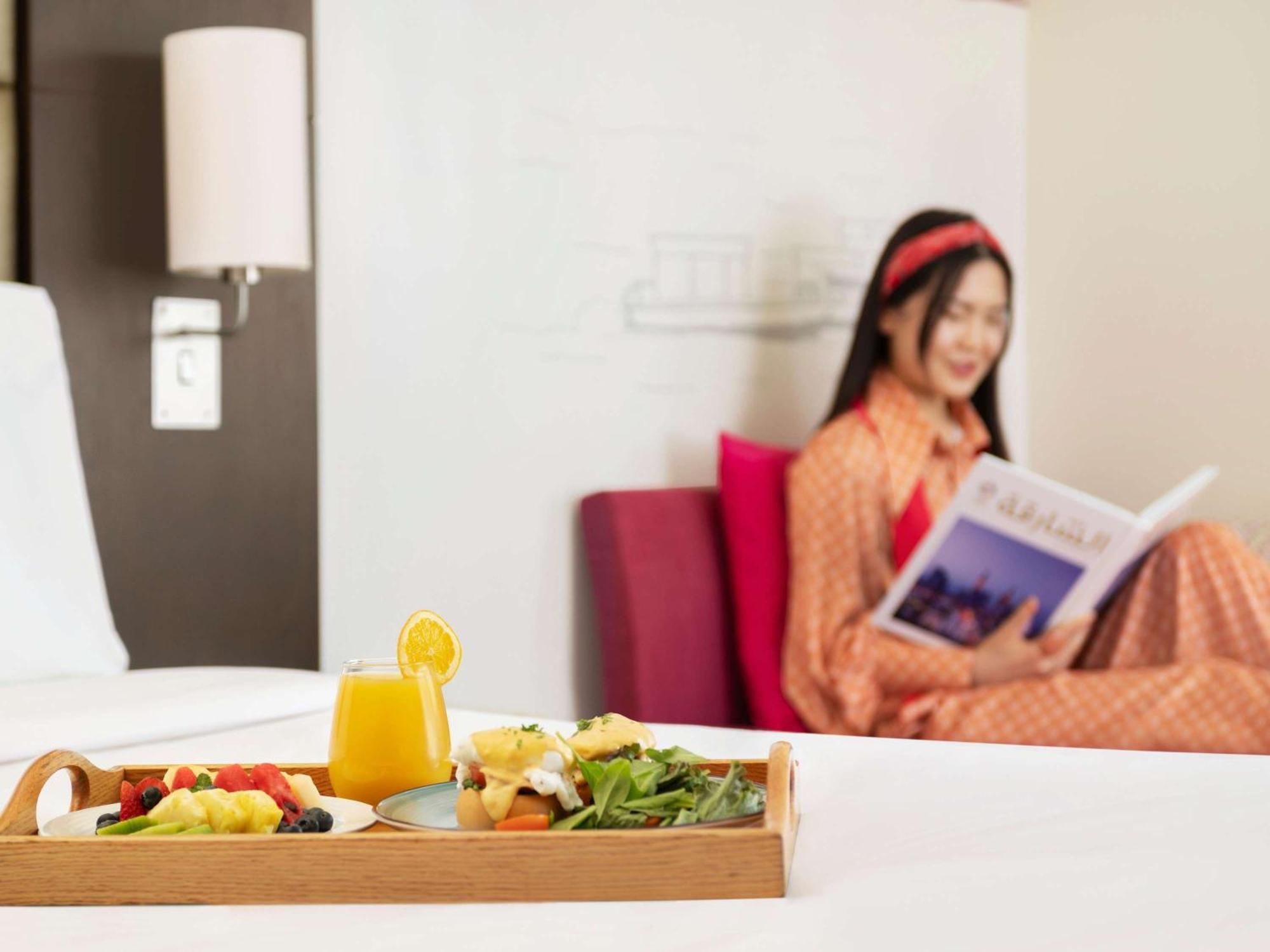 Ibis Styles Sharjah Hotell Exteriör bild