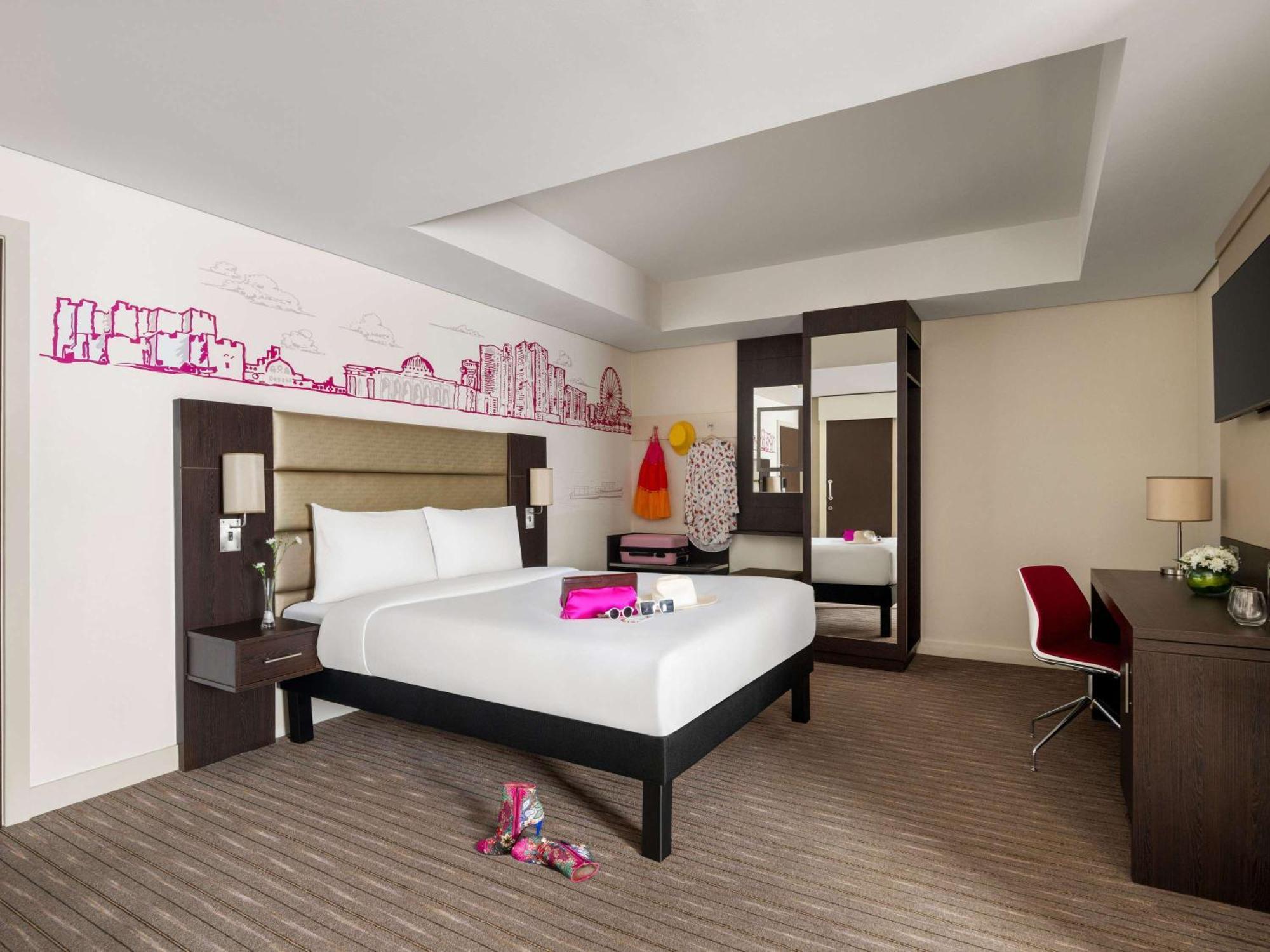 Ibis Styles Sharjah Hotell Exteriör bild