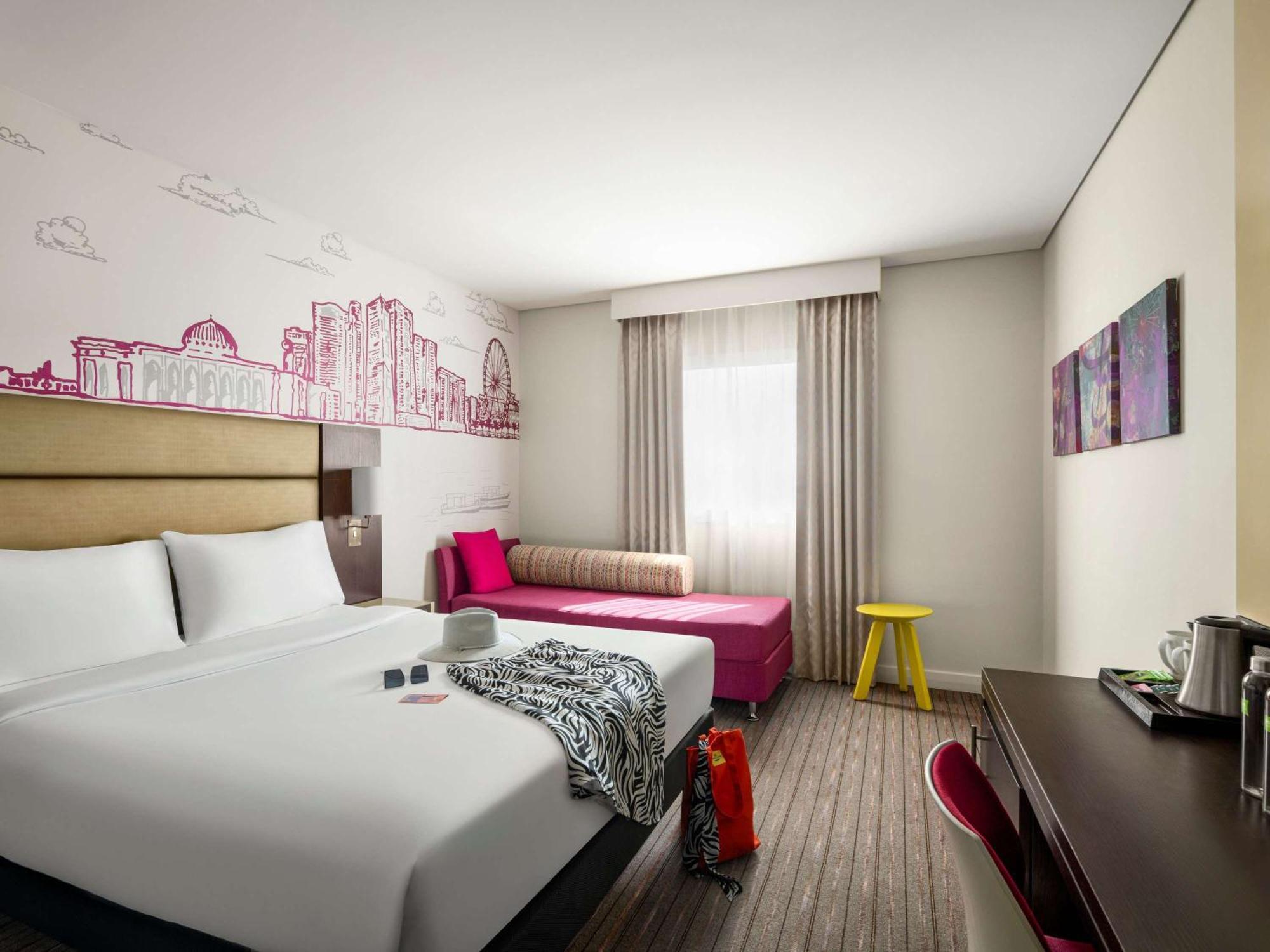 Ibis Styles Sharjah Hotell Exteriör bild