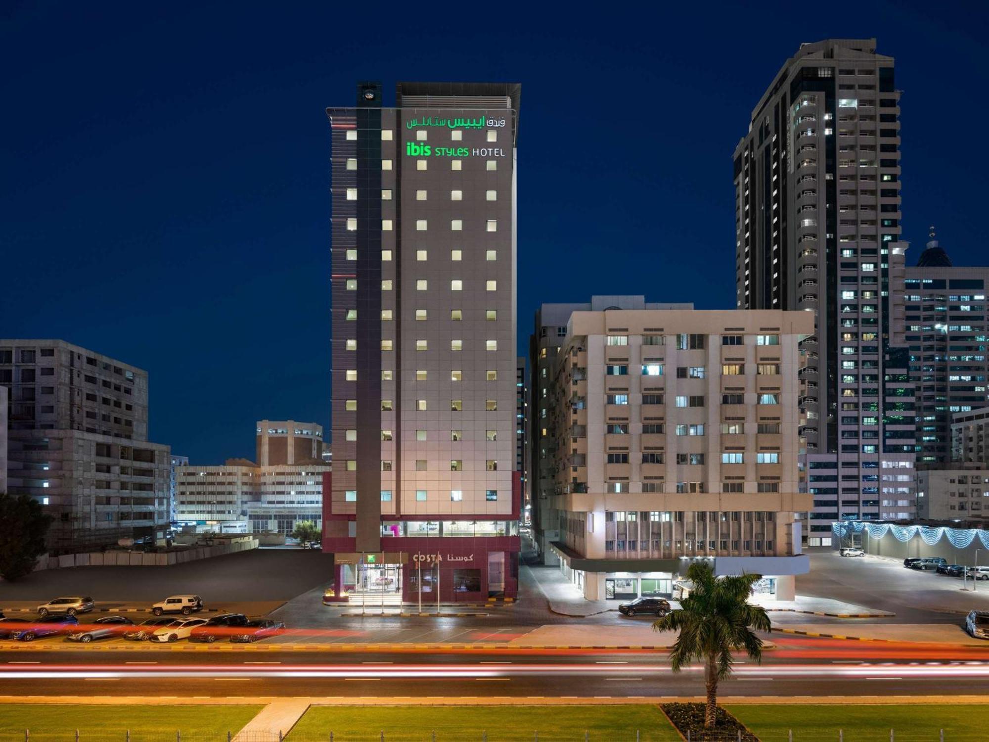 Ibis Styles Sharjah Hotell Exteriör bild