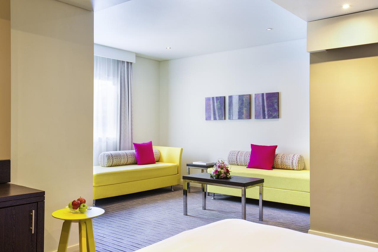 Ibis Styles Sharjah Hotell Exteriör bild