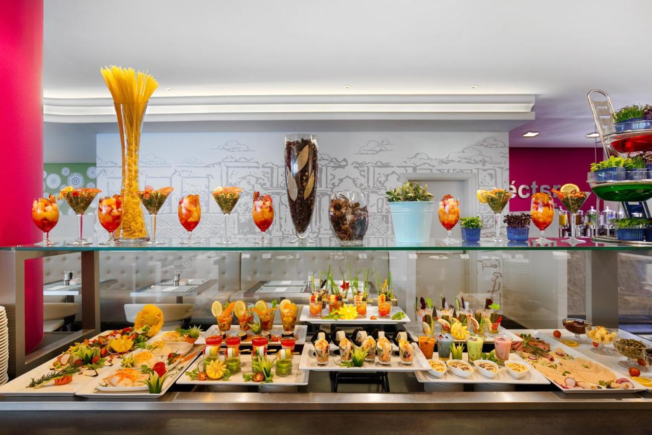 Ibis Styles Sharjah Hotell Exteriör bild