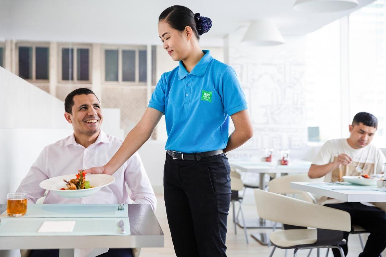 Ibis Styles Sharjah Hotell Exteriör bild