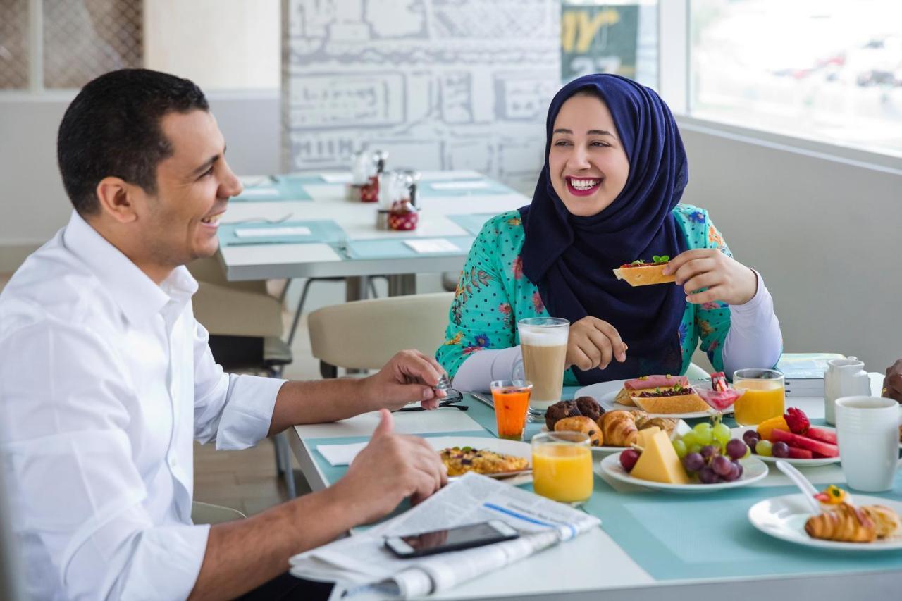 Ibis Styles Sharjah Hotell Exteriör bild