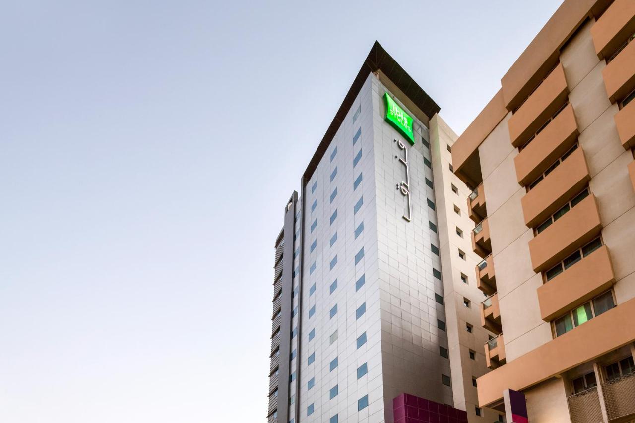 Ibis Styles Sharjah Hotell Exteriör bild